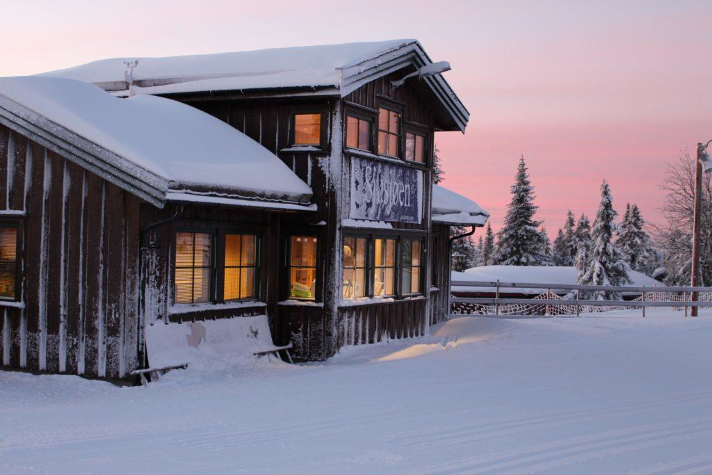 Romjulsrennet går i idylliske omgivelser og topp vinterlig stemning på Sjusjøen. Foto: Dorte Finstad.